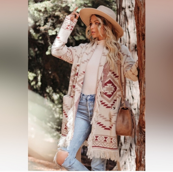 Vici Sweaters - NWOT Vici tie sweater